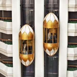 observation/capsule lift